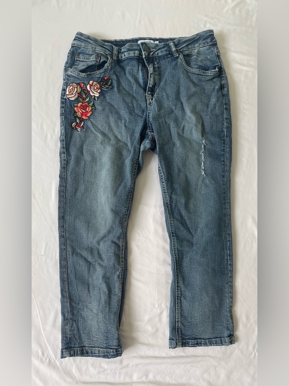 My Style Denim Blue Floral Embroidered Boyfriend Jeans. Canada Clothing Sz 10